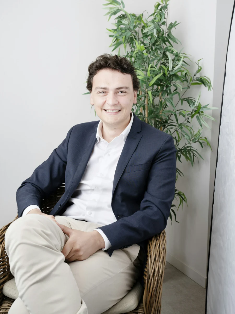 Portrait de dirigeant en veste de costume